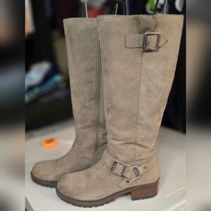 Women's Tan Knee-High Boots